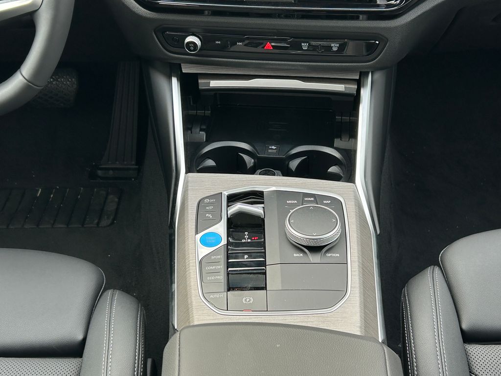 Thumbnail: 2025 BMW i4 - 27