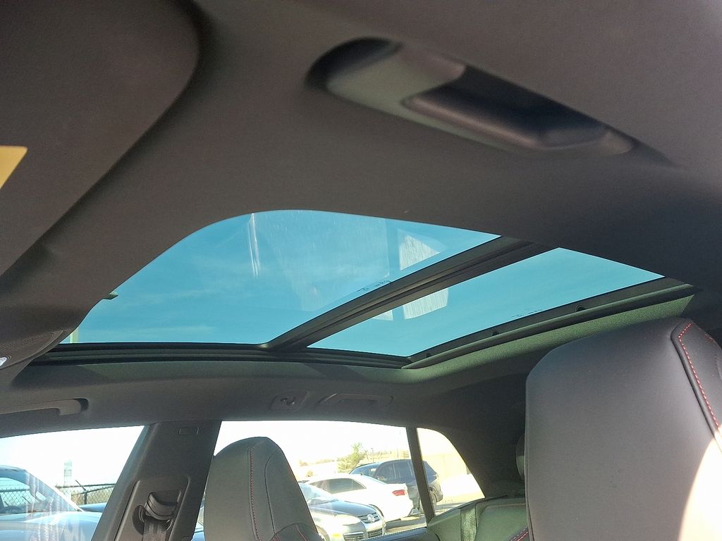 Thumbnail: 2023 Audi RS Q8 - 15