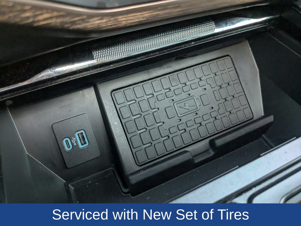 2023 Ford F-150 Lightning LARIAT