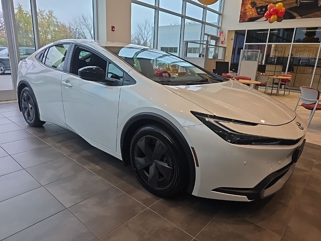 Pearl 2026 Toyota Prius Plug-In Hybrid Hatchback Front-Wheel Drive Continuously Variable Transmission