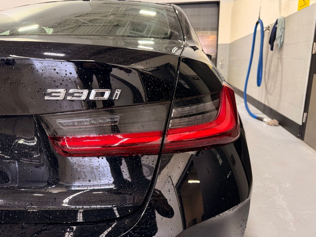 Thumbnail: 2023 BMW 3 Series - 3