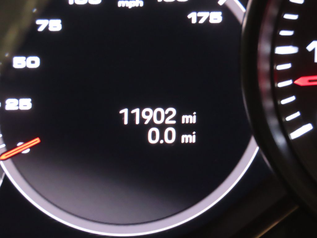 Thumbnail: 2023 Porsche Cayenne - 17