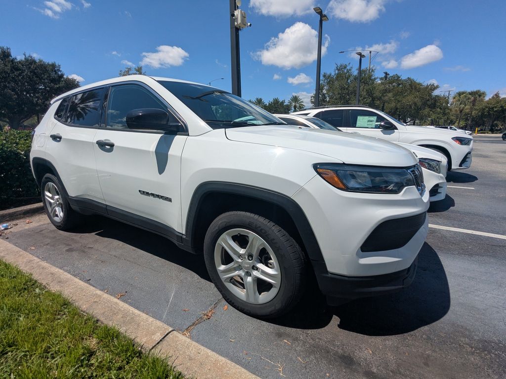 Bright White Clearcoat 2023 Jeep Compass SUV / Crossover Four-Wheel Drive 8-Speed Automatic