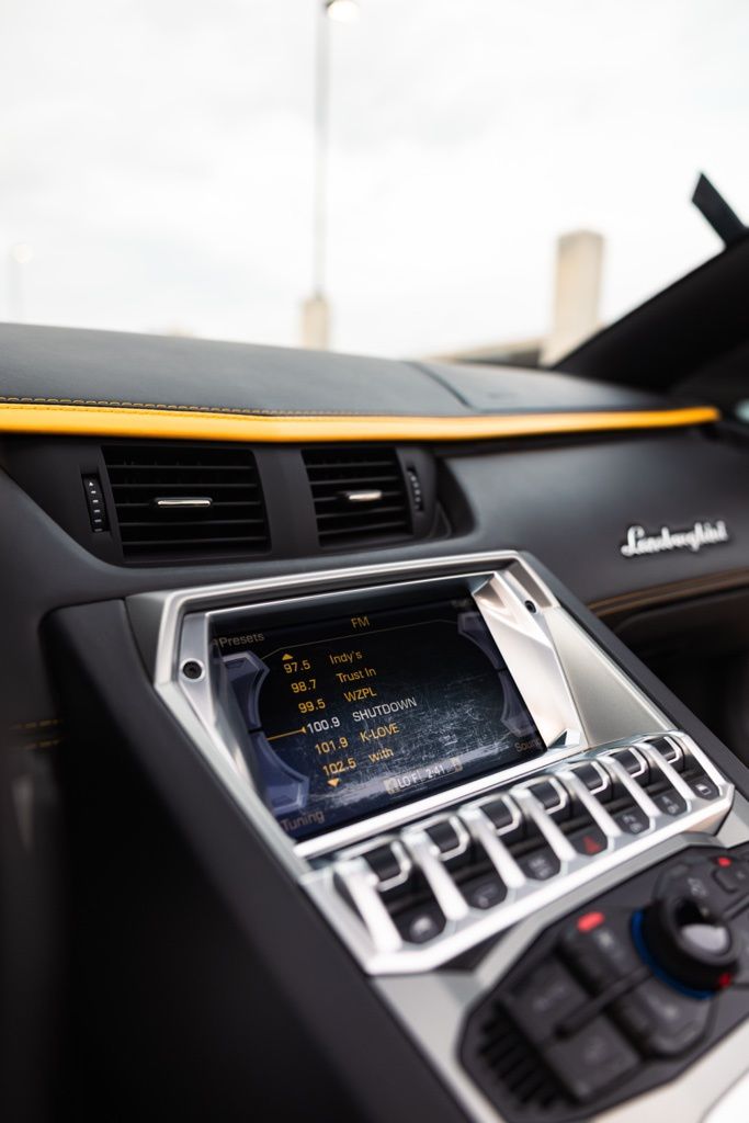 Thumbnail: 2019 Lamborghini Aventador - 21