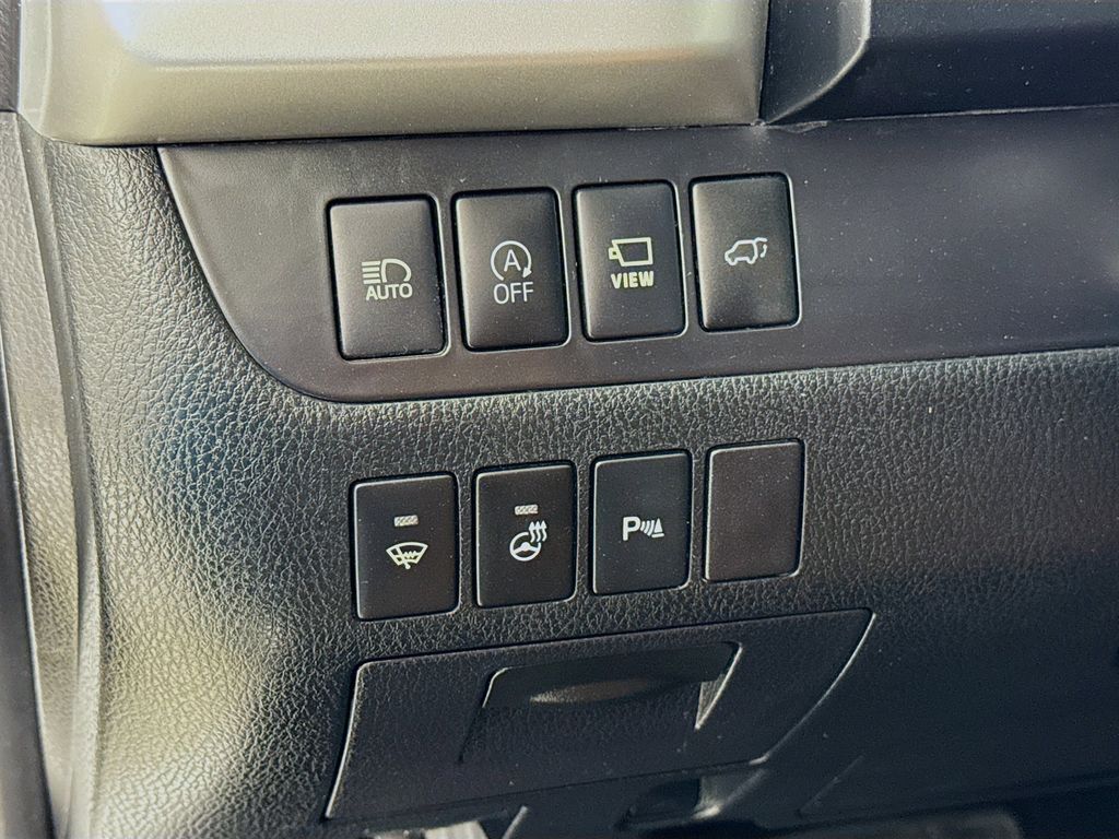 Thumbnail: 2019 Toyota Highlander - 10