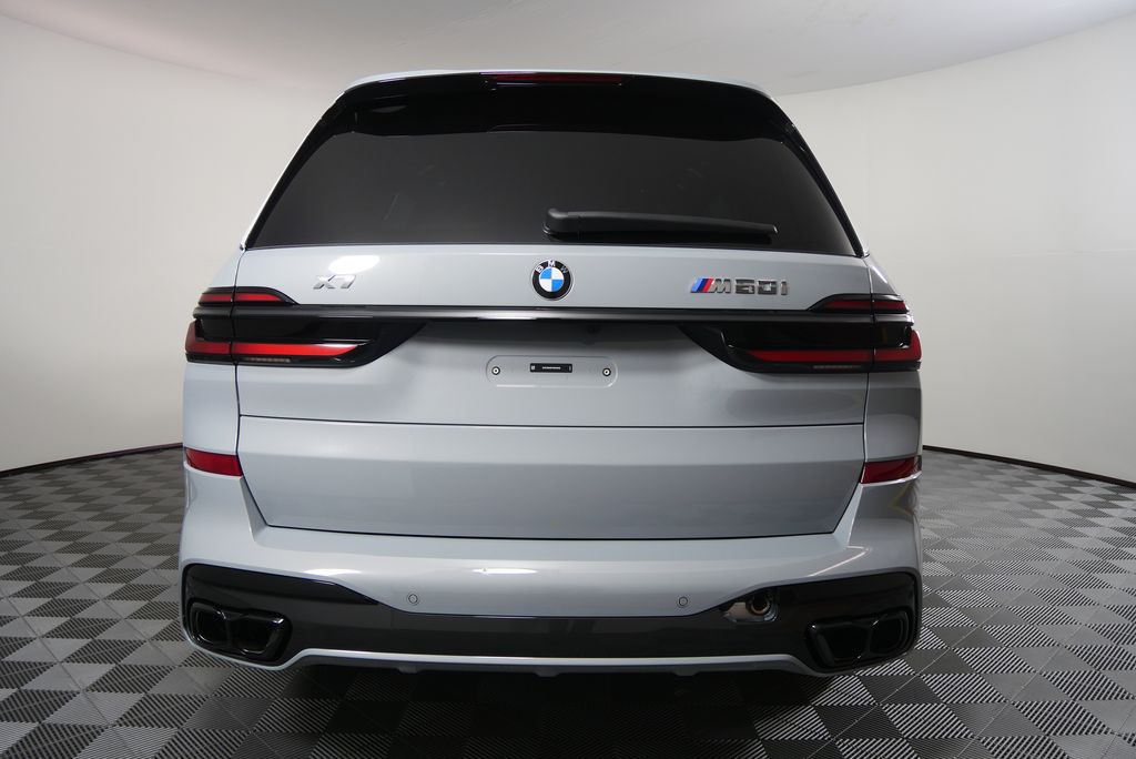 2026 BMW X7 M60i 4