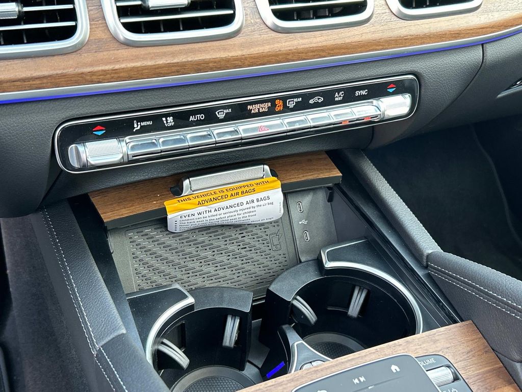 Thumbnail: 2025 Mercedes-Benz GLE - 12