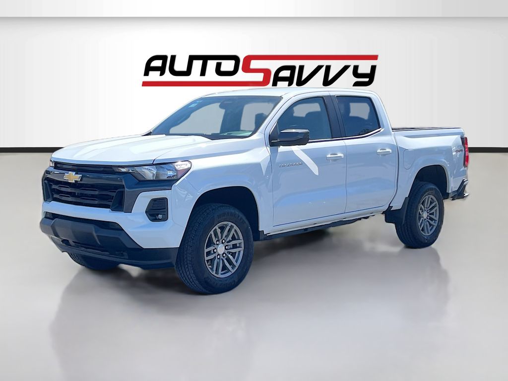 Used 2023 Summit White Chevrolet LT image 3