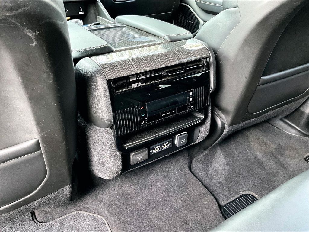 2022 Jeep Wagoneer — photo 28
