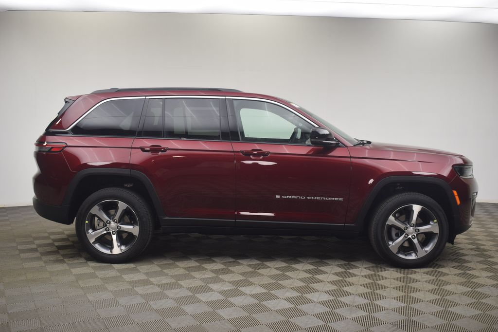 new 2026 Jeep Grand Cherokee car, priced at $37,890