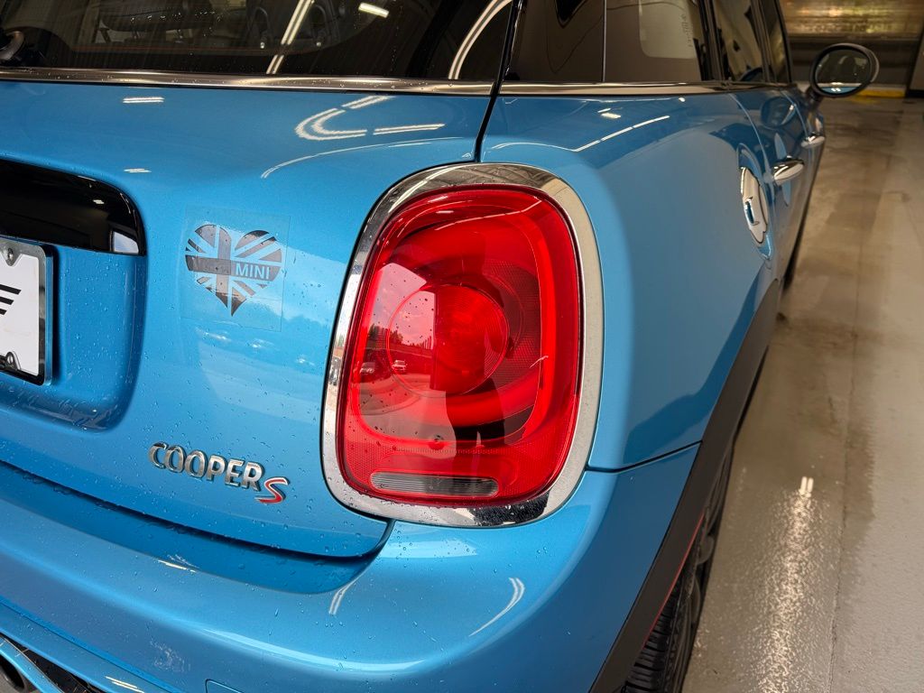 2017 MINI Cooper Base 5