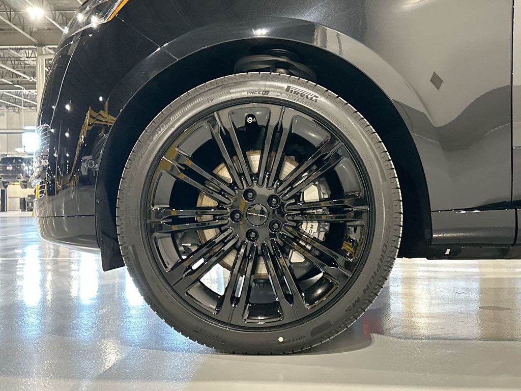 Thumbnail: 2026 Land Rover Range Rover - 5