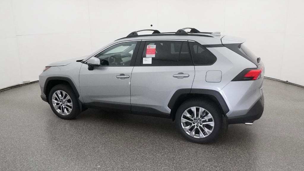 Thumbnail: 2025 Toyota RAV4 - 21