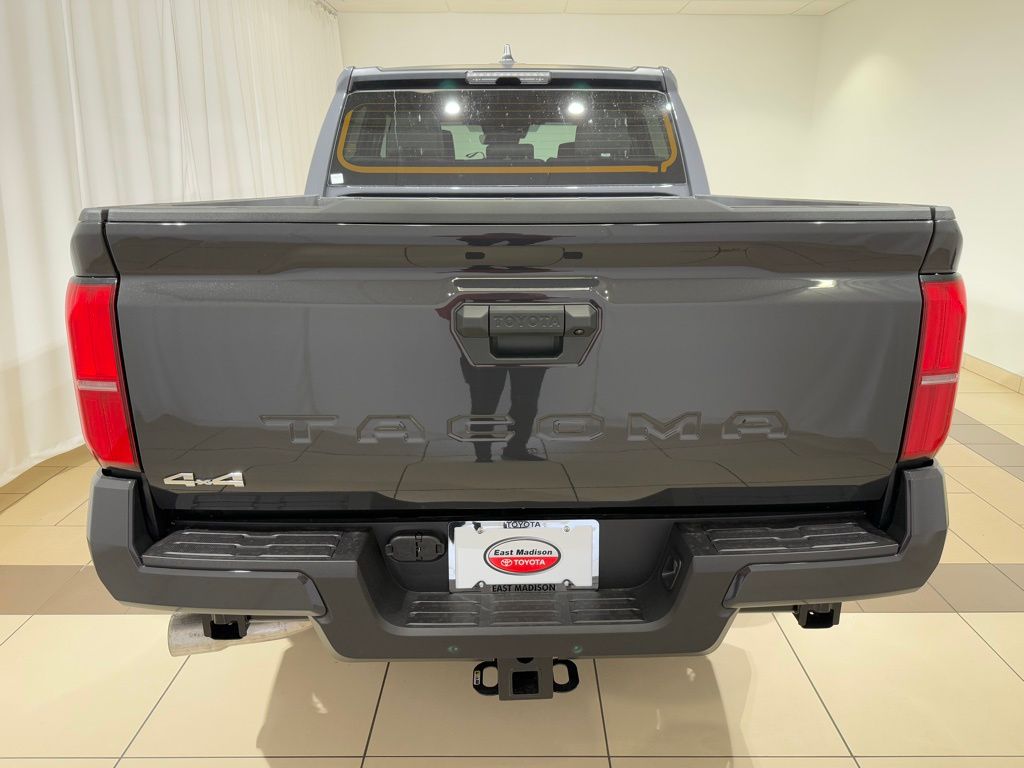 2025 Toyota Tacoma SR5 4
