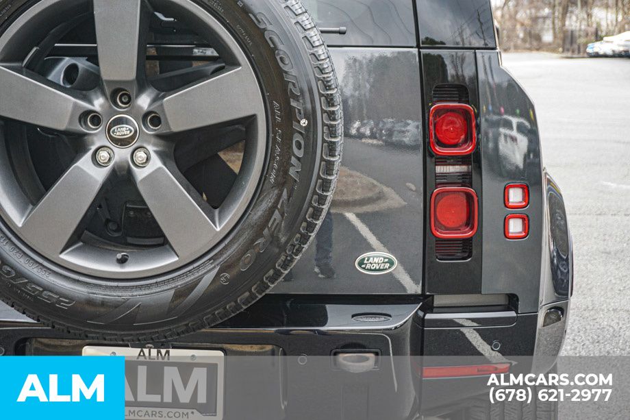 Used 2023 Gray Land Rover X-Dynamic SE image 13
