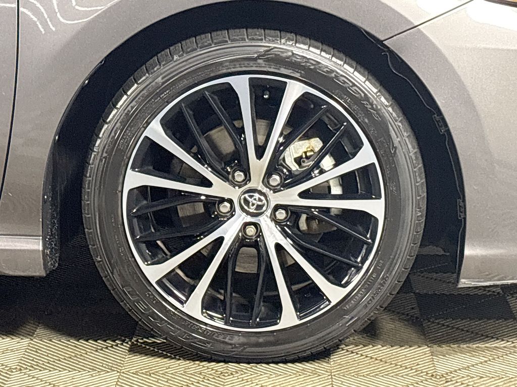 2020 Toyota Camry Hybrid SE