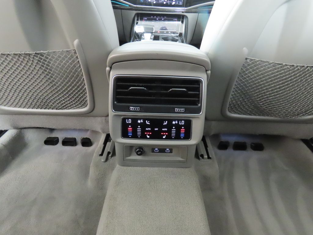 Thumbnail: 2023 Audi Q7 - 25