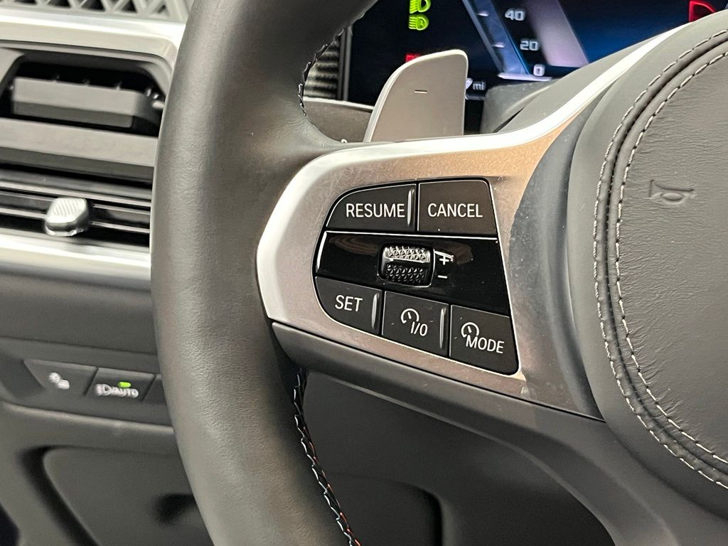 Thumbnail: 2026 BMW X5 - 13