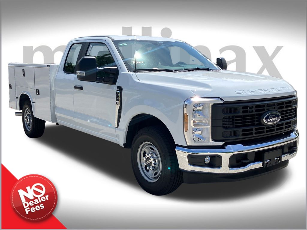 2025 Ford F-250 Super Duty XL's photo