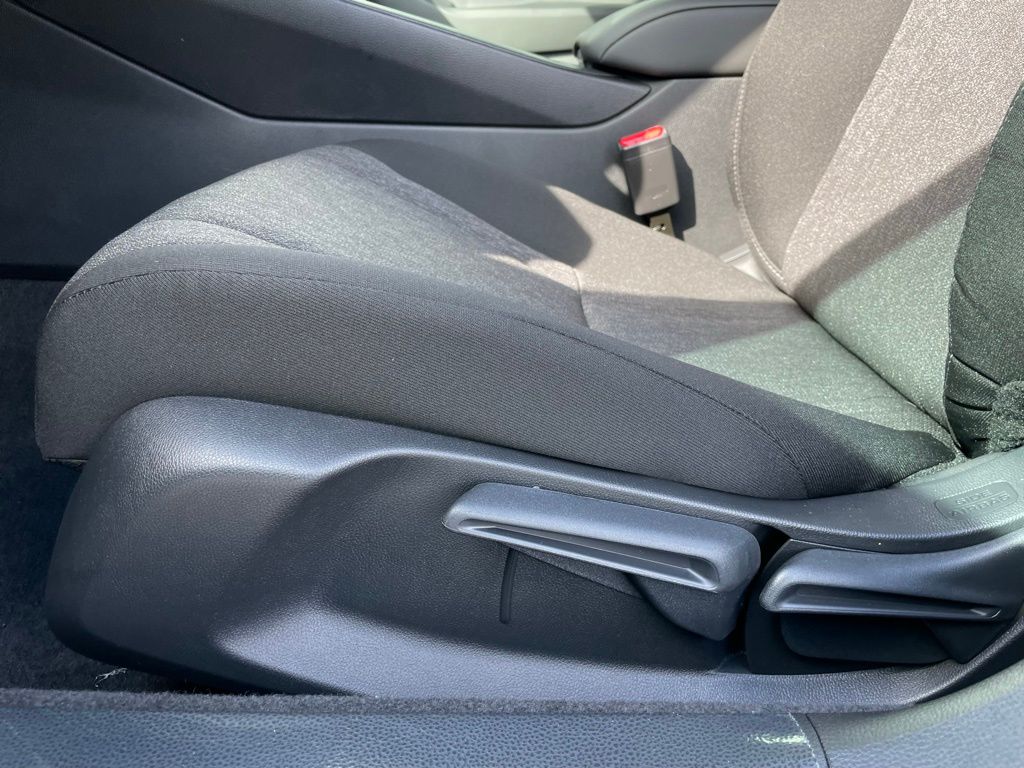 2025 Honda Accord LX 23