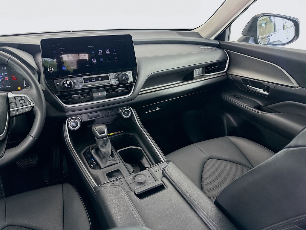 Thumbnail: 2025 Toyota Grand Highlander - 23