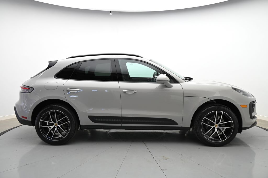 2024 Porsche Macan  2