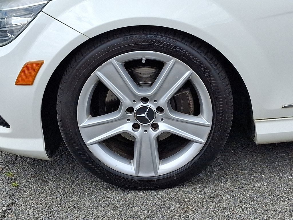 2011 Mercedes-Benz C-Class C 300 8