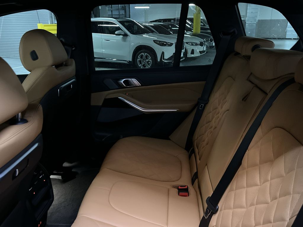 Thumbnail: 2026 BMW X5 - 23