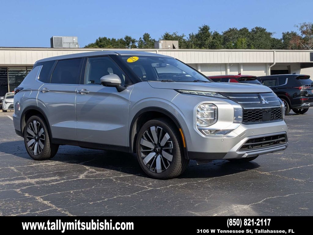 2025 Mitsubishi Outlander SE FWD