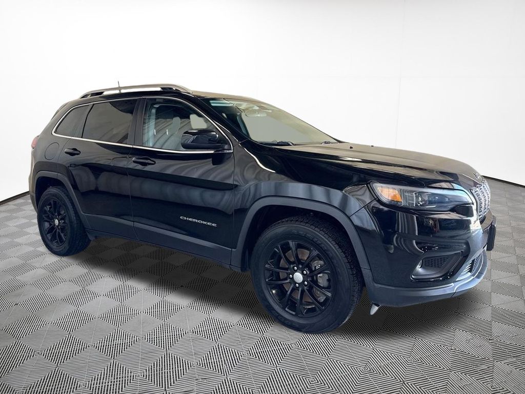 View vehicle photo 4