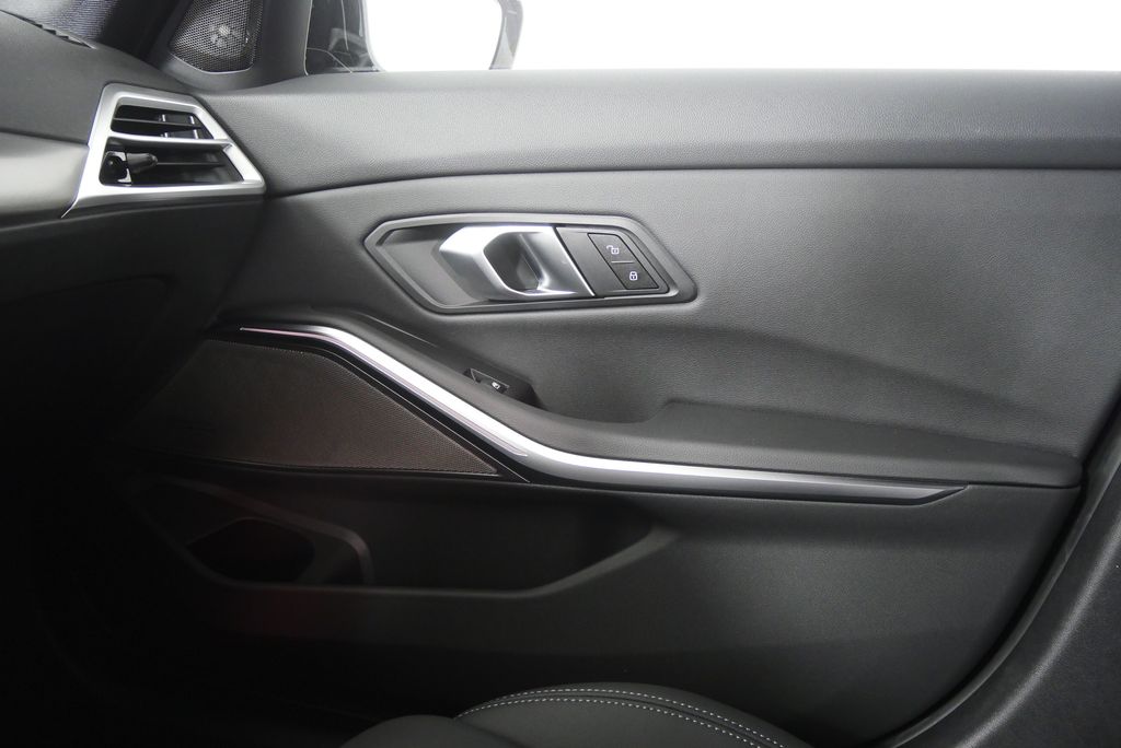 Thumbnail: 2026 BMW 3 Series - 25