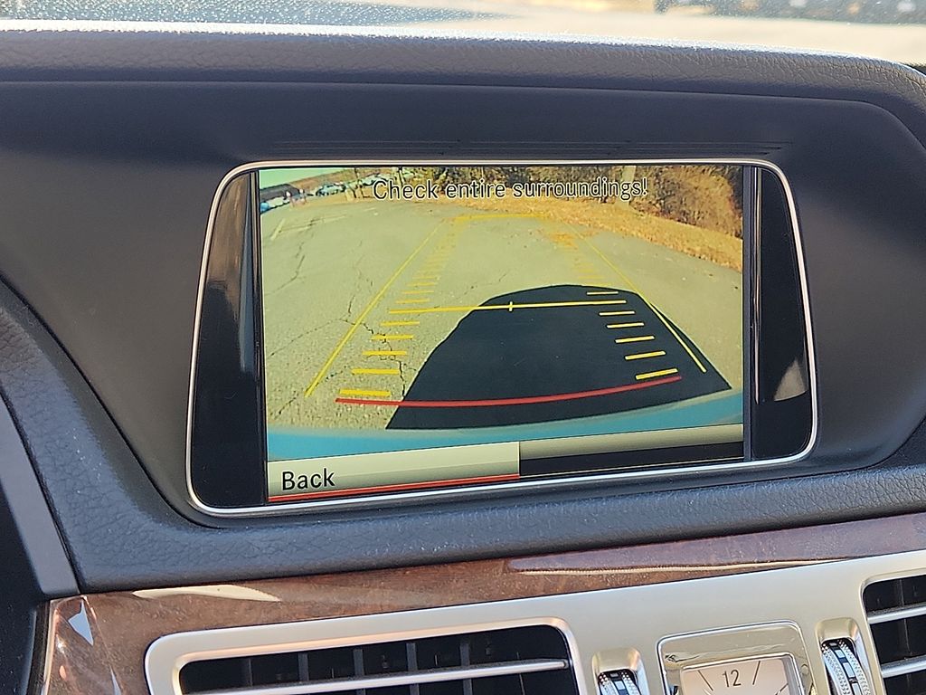 Thumbnail: 2014 Mercedes-Benz E-Class - 20