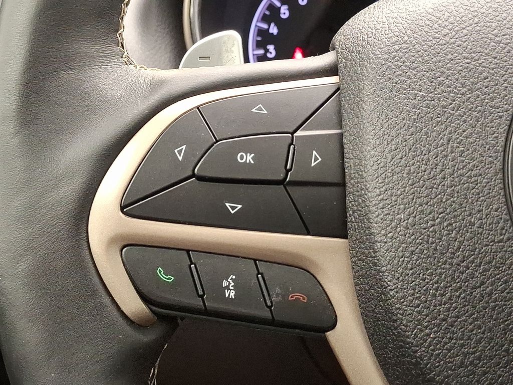 Thumbnail: 2017 Jeep Grand Cherokee - 22