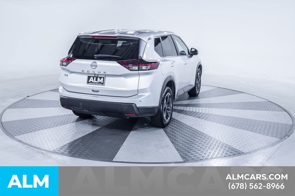 Used 2025 Silver Nissan SV image 9
