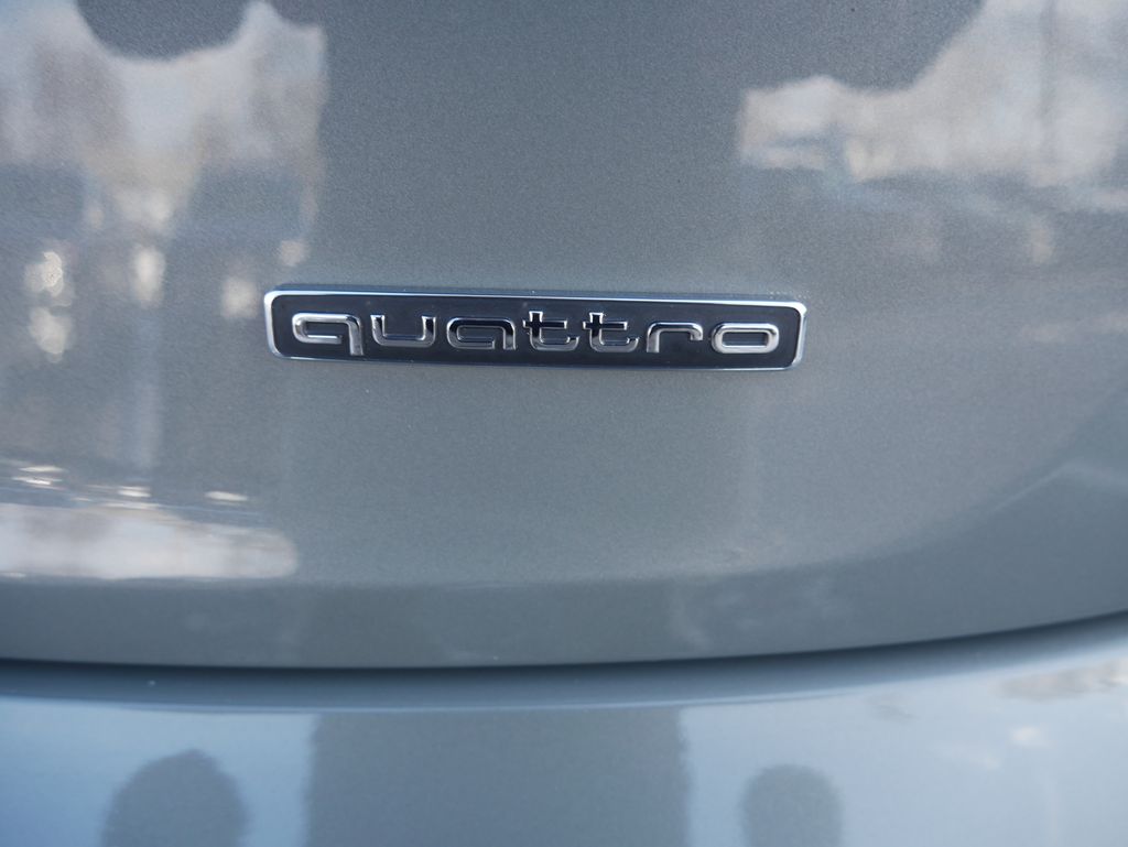 Thumbnail: 2023 Audi Q5 - 10