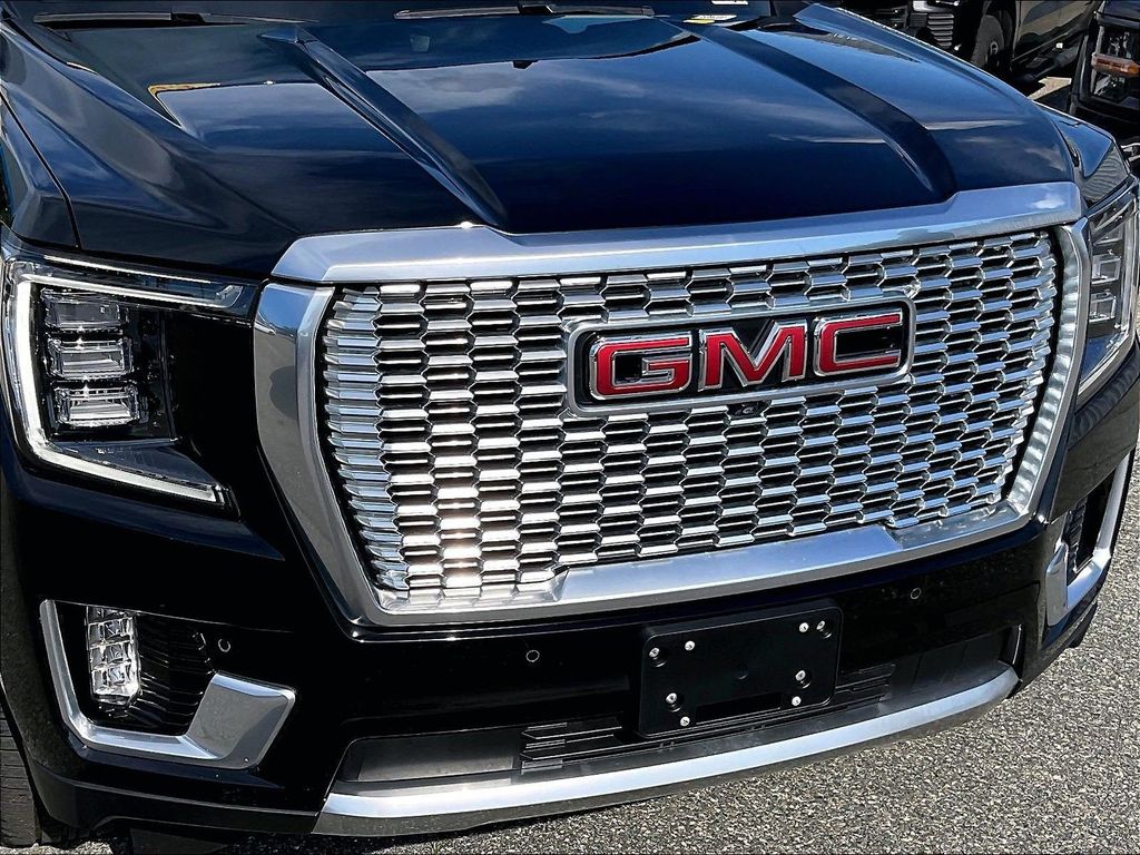 2023 GMC Yukon XL — photo 32