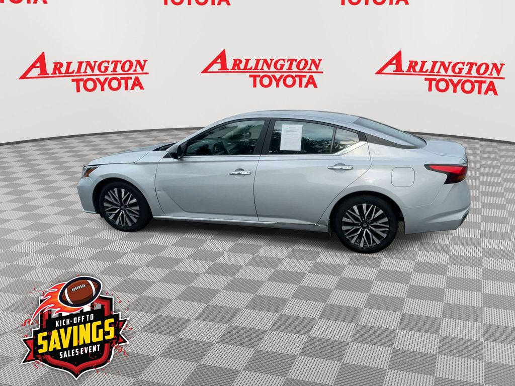 Used 2024 Nissan Altima Sedan