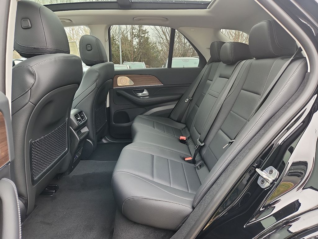 Thumbnail: 2026 Mercedes-Benz GLE - 6