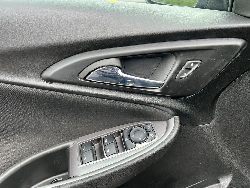 2023 Chevrolet Malibu LT photo