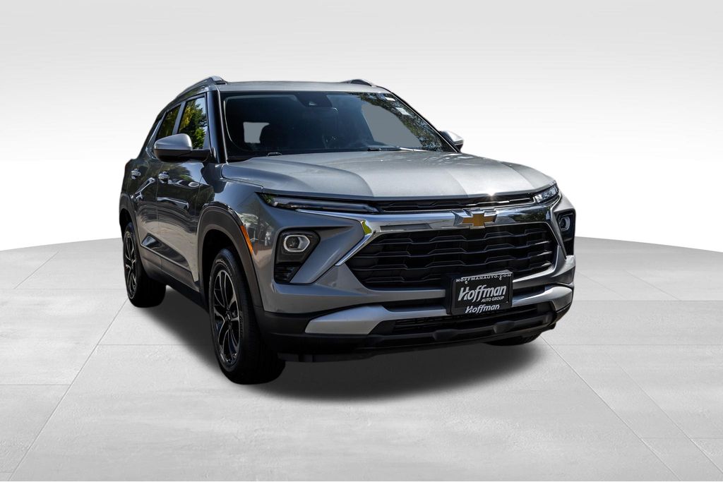 Sterling Gray Metallic 2025 Chevrolet Trailblazer SUV / Crossover Four-Wheel Drive 9-Speed Automatic