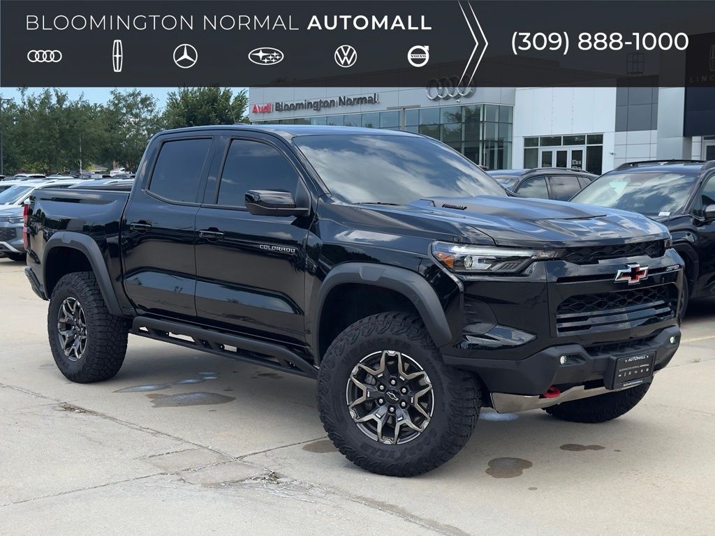 Black 2025 Chevrolet Colorado Pickup Truck Four-Wheel Drive 8-Speed Automatic