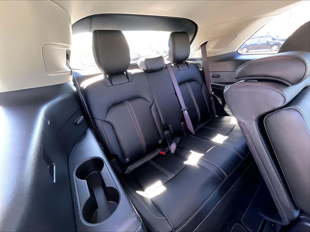 2025 Mazda CX-90 — photo 17