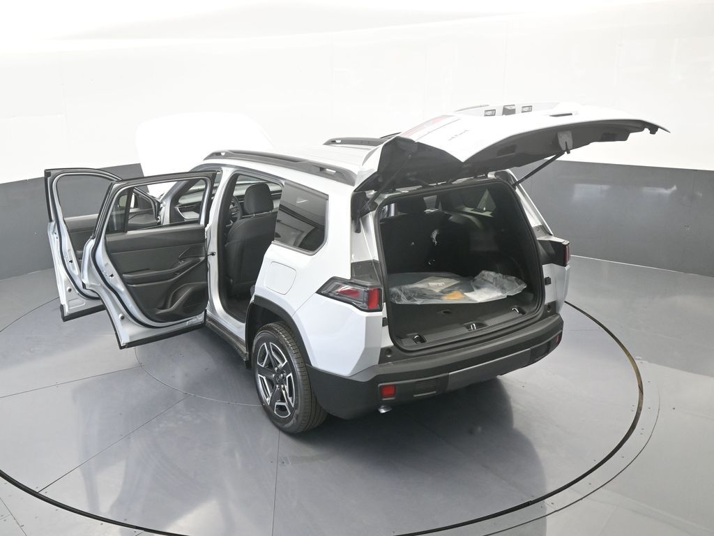 New 2026 silver zynith clearcoat Jeep Laredo image 63