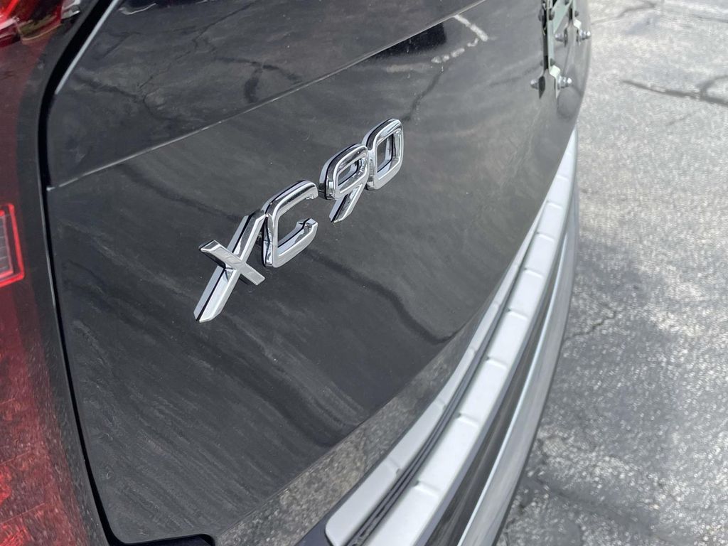 New 2026 Black Volvo T8 Ultra image 8