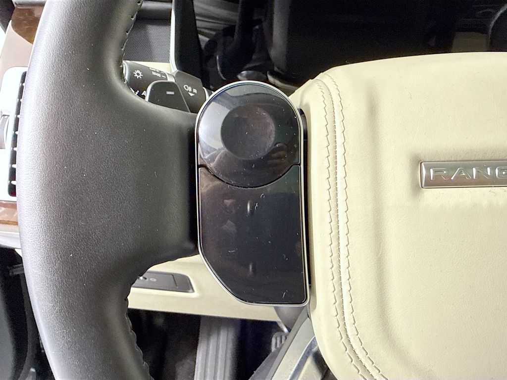 Thumbnail: 2020 Land Rover Range Rover - 11