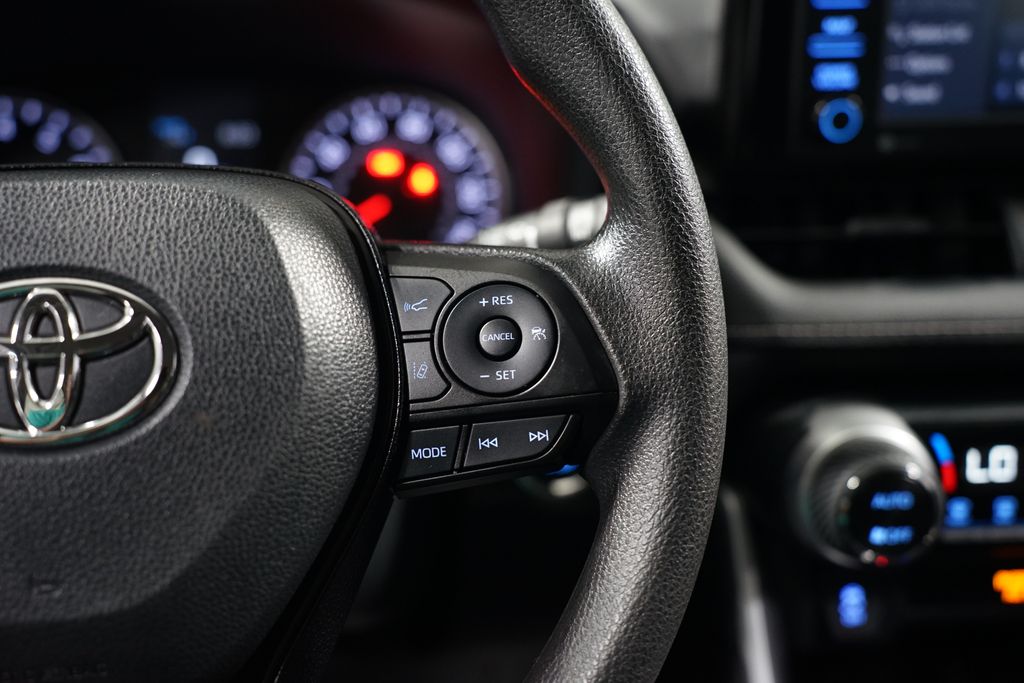 2021 Toyota RAV4 XLE 13