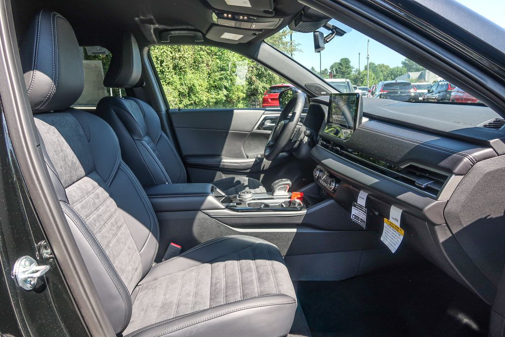 2026 Mitsubishi Outlander LE 2.5 S-AWC