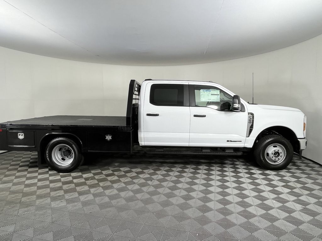 2025 Ford F-350 Crew Cab DRW 4WD Harbor Flatbed Truck for sale #9F0381 - photo 5