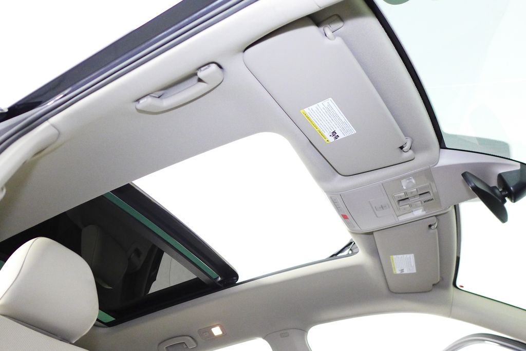 Thumbnail: 2018 Volkswagen Atlas - 18