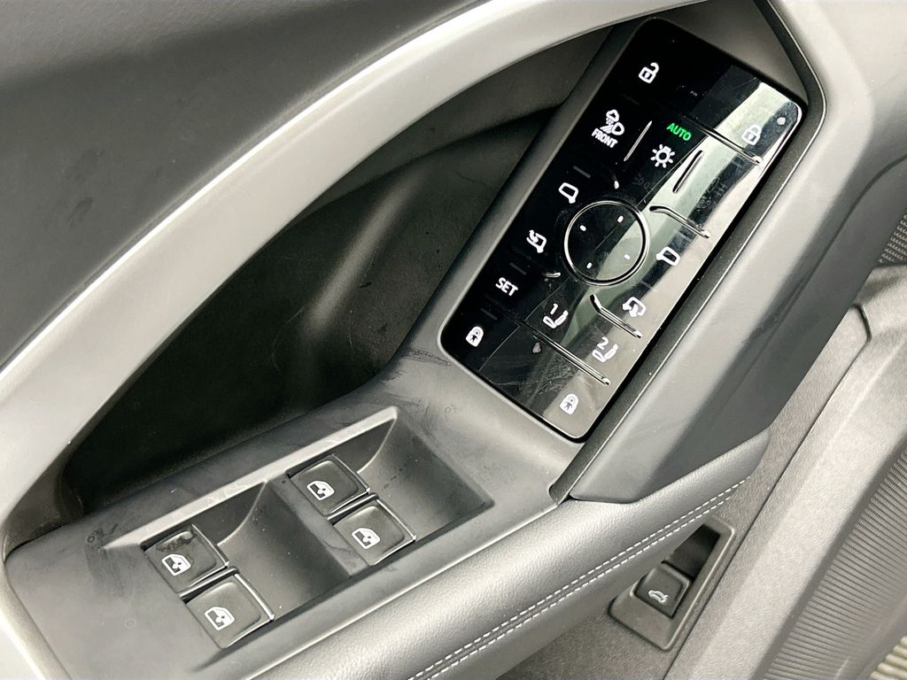 Thumbnail: 2025 Audi Q5 - 22